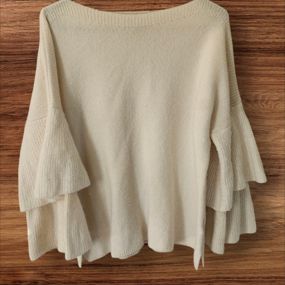 Madewell Sweaters - Madewell Fluttery Tiered Sleeve Boatneck Cream Sweater. Sz. L